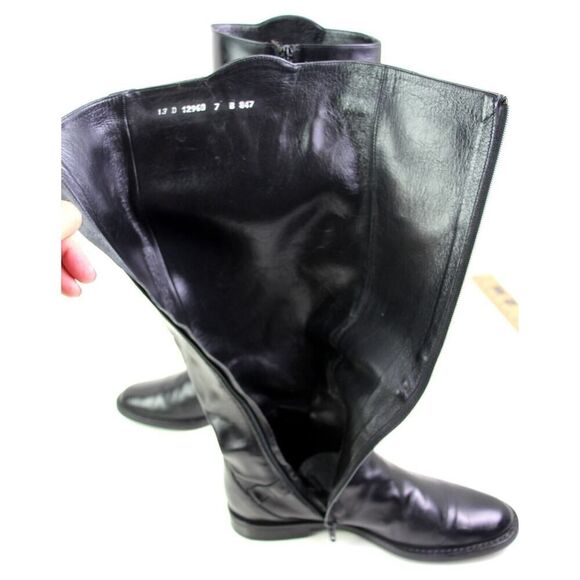 Cole Haan BLACK GENUINE LEATHER LOW HEEL ROUND TOE SIDE ZIP BELTED BOOTS Sz 7B - Picture 10 of 11